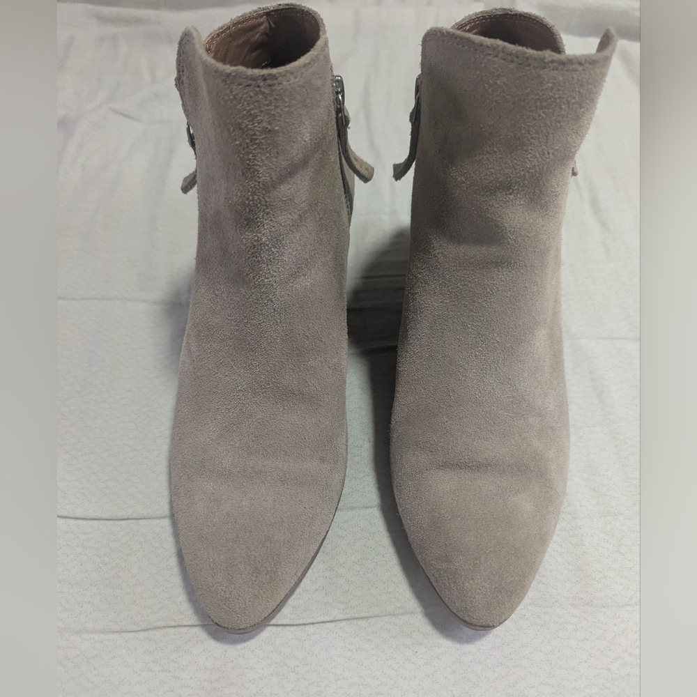 Frye Suede Western Ankle Boots • Tan Cowgirl Booties • Vintage Western Aesthetic - Picture 3 of 6